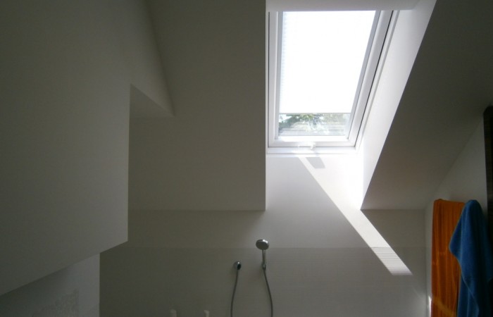 plisa-dachowa-vertex-na-oknie-lazienkowym